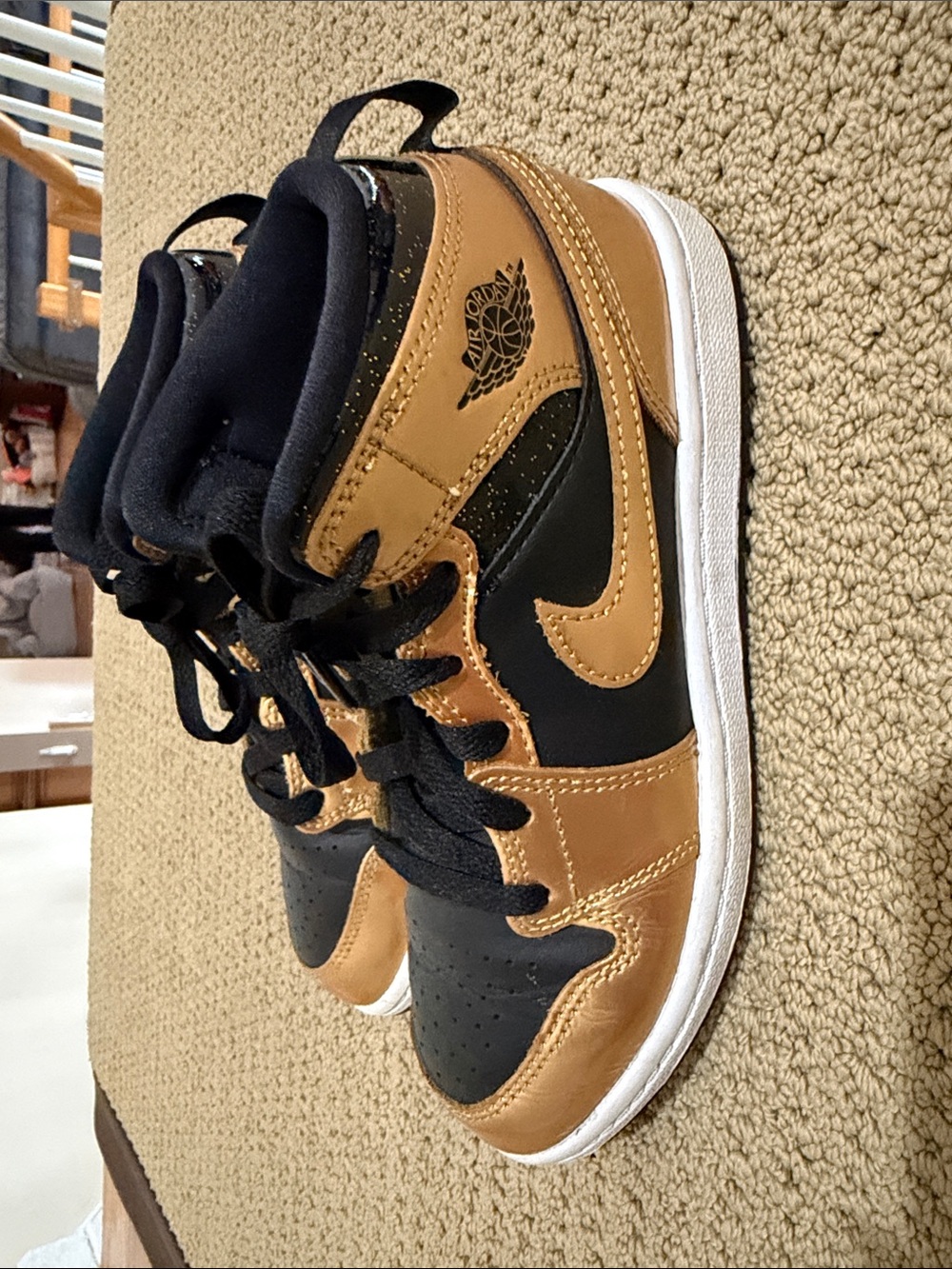 Jordan Kids Mid-Top Sneakers in Black and Metallic Gold - Picture 4 of 5